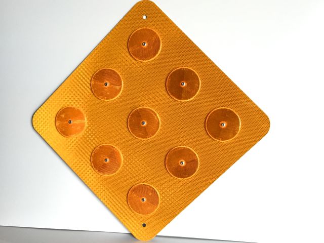 Actual picture of our OM1-1 hazard marker with yellow reflectors.